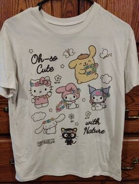 Hello Kitty And Friends Sanrio White Graphic Tee with Pastel Character Print.XS